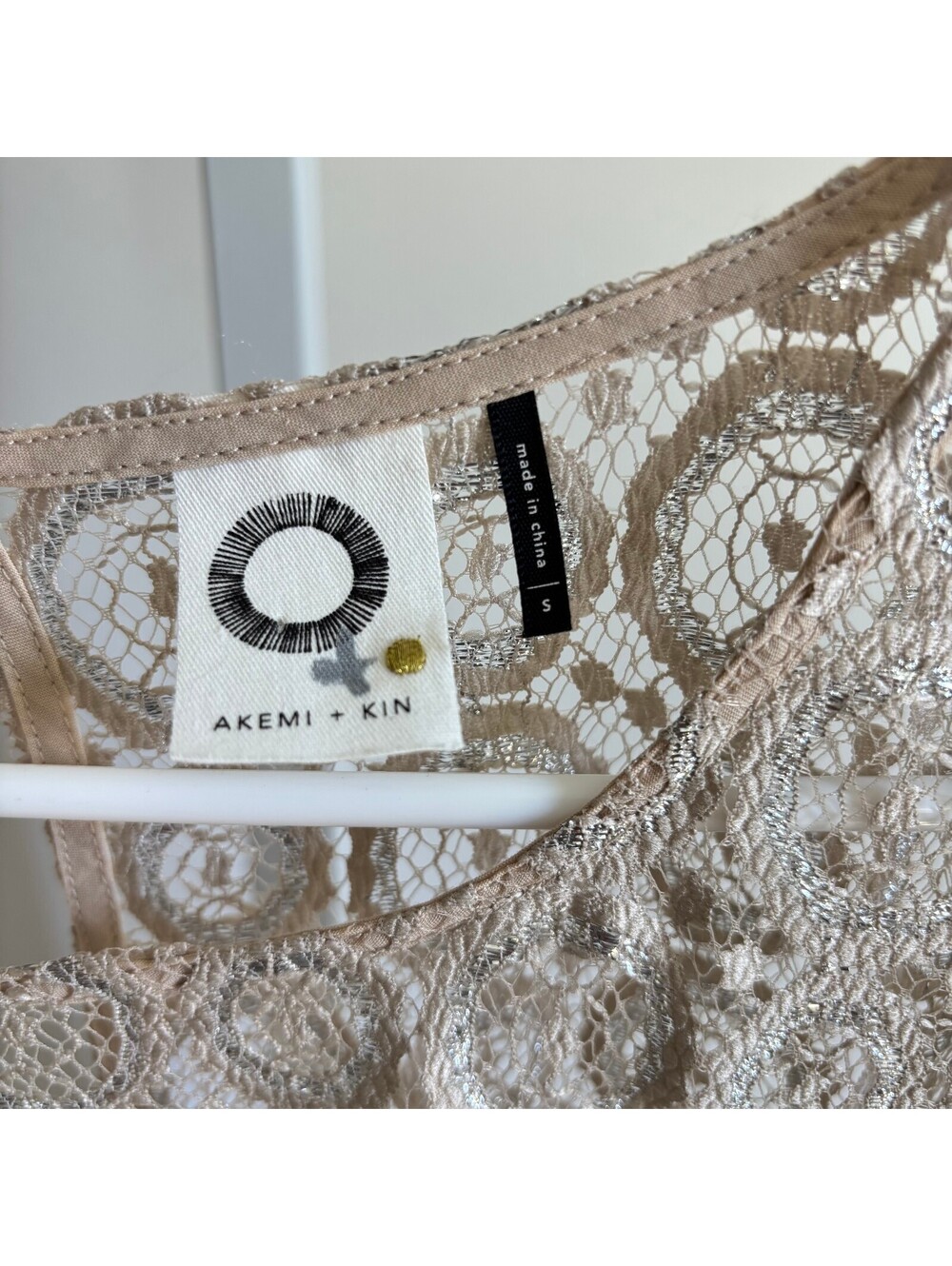 Anthropologie Akemi + Kin EUC Women's Lyra Lace Metallic Top (missing cami) S - Picture 2 of 5